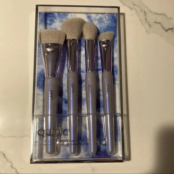 QUO  Makeup Brush Set Tie-Dyed & True Complexion Set of 4 NWT - Picture 1 of 5